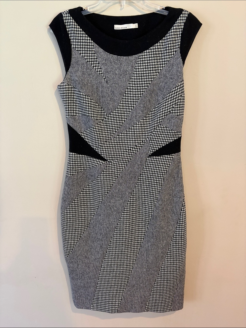 Karen Millen Black and Gray Houndstooth Paneled Sheath Dress